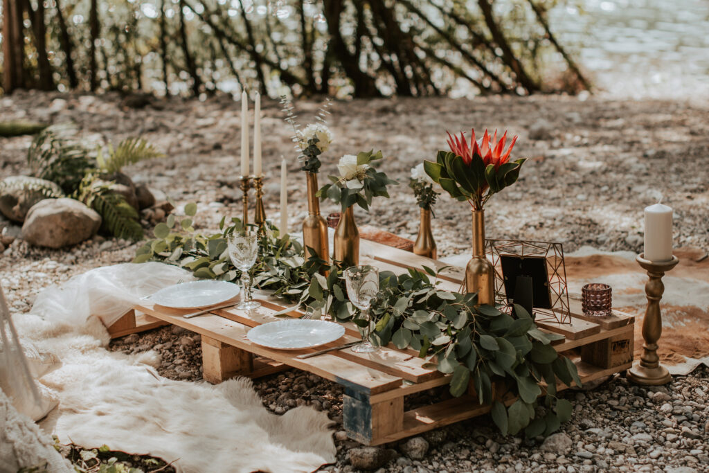 pallet table with floral decor